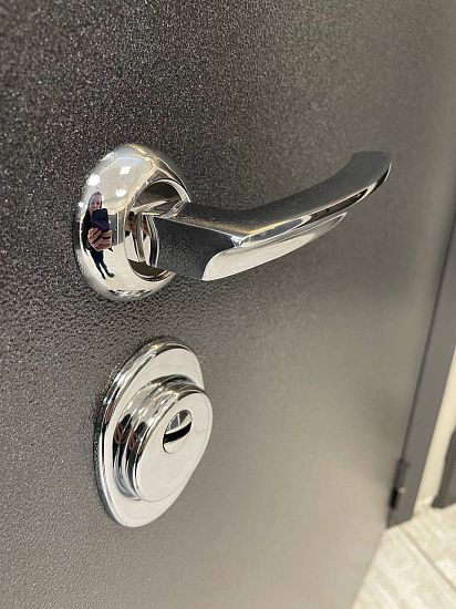 Входная дверь  