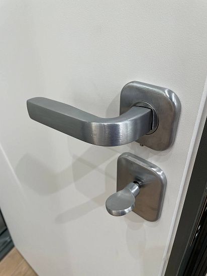 Входная дверь  